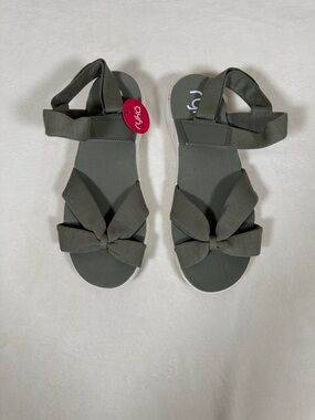 Ryka Mallorie Sandals Womens Size 11 Green Gray Adjustable Comfort NWT